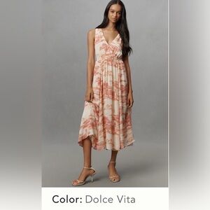 Reformation Flowy dress runs Large